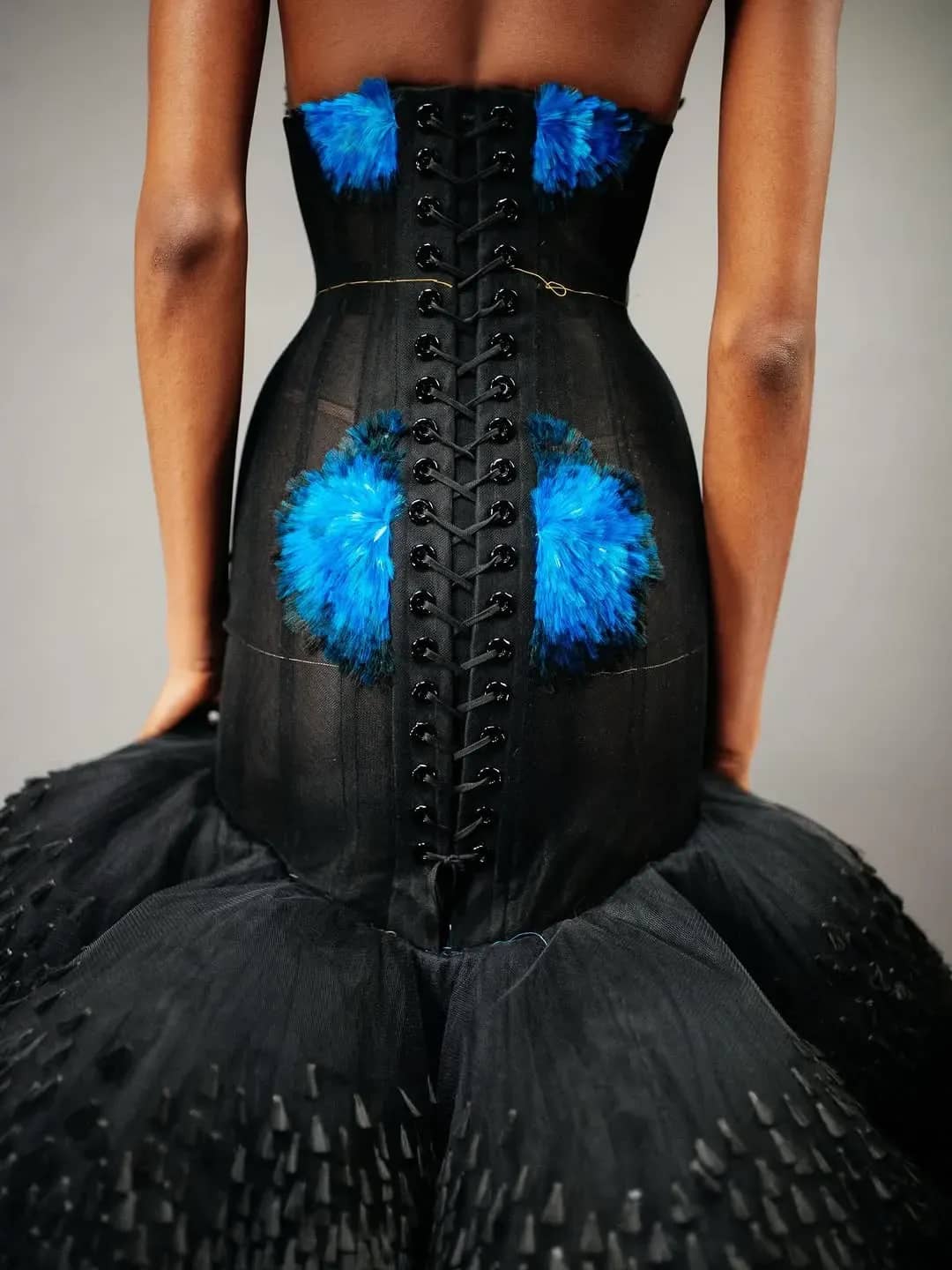 Schiaparelli Spotlights Ateliers Through Zendaya’s 8,000-Hour Blue Couture Look - Image 3