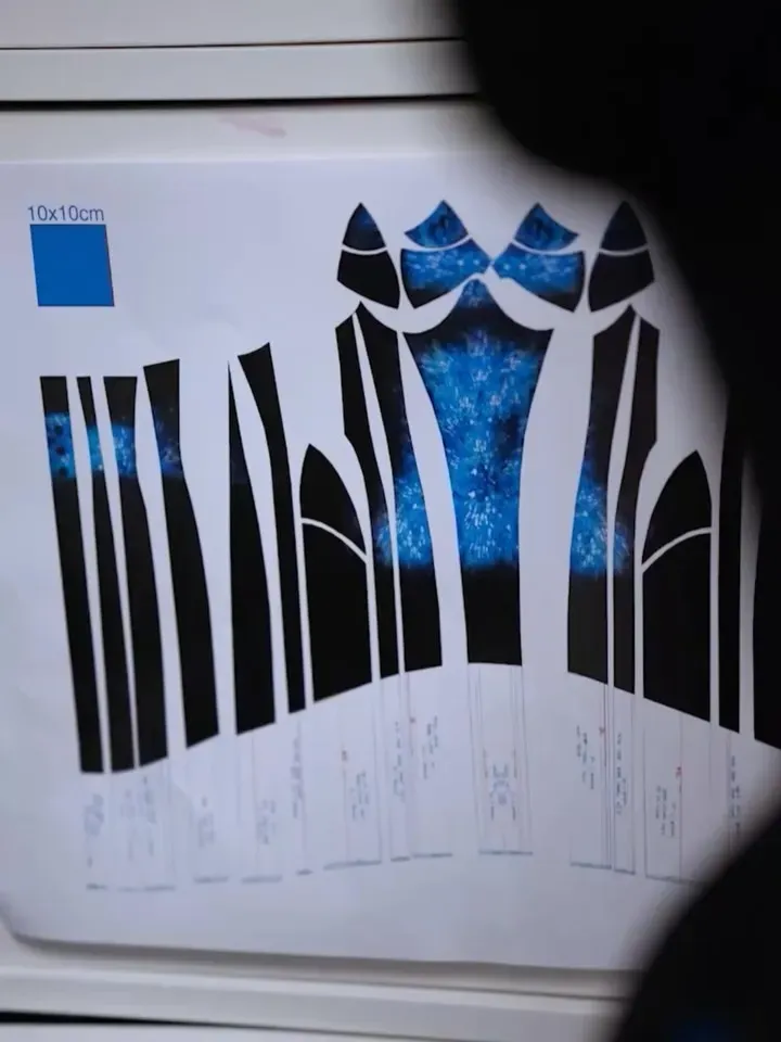 Schiaparelli Spotlights Ateliers Through Zendaya’s 8,000-Hour Blue Couture Look - Image 5