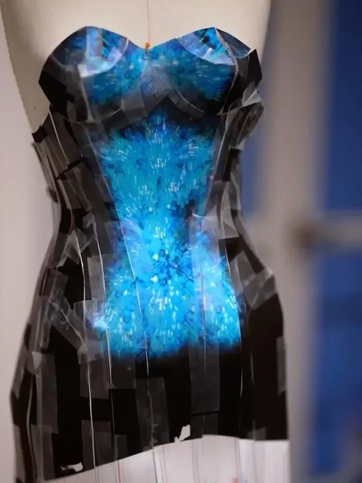 Schiaparelli Spotlights Ateliers Through Zendaya’s 8,000-Hour Blue Couture Look - Image 6