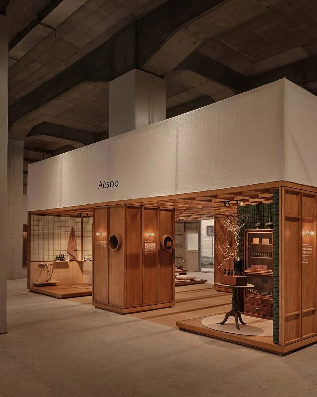 Seven Rooms in Tokyo: the poetry of the everyday.
Until 1 March, @skwat.site hosts an Aesop ode to quotidian rhythms. Within a distinctly domestic landscape, a curious itinerary unfolds in a series of meticulously designed rooms and events. Anyone planning to stop by is encouraged to bring along a volume for a book exchange—then hopefully depart with a new tome of their own.